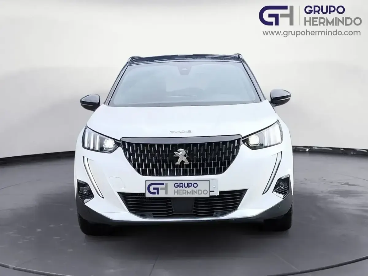 Usado Peugeot 2008 GT-line 130 CV (95 kW) 2021 Blanco SUV