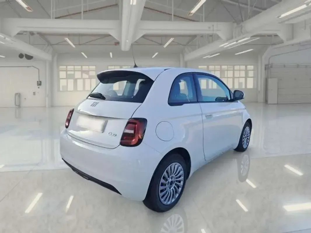 Usado Fiat 500e Action 69 kW (95 CV) 2021 Blanco Utilitario