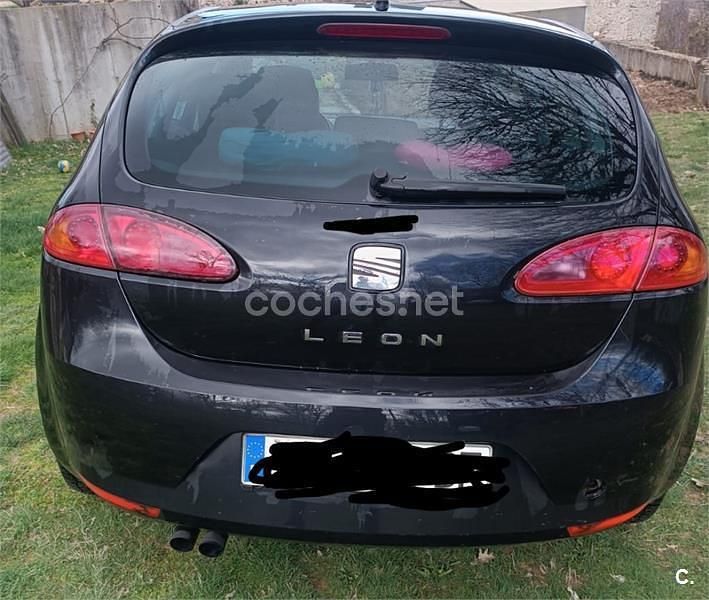 Usado Seat Leon Stylance 140 CV (102 kW) 2006 Negro Utilitario