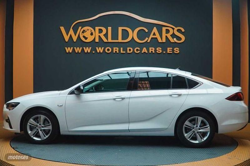 Usado Opel Insignia Business 122 CV (89 kW) 2022 Blanco Berlina