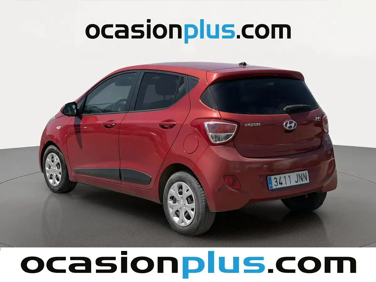 Usado Hyundai i10 GO! 67 CV (49 kW) 2016 Rojo Utilitario