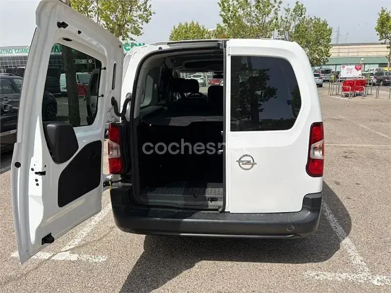 Usado Opel Combo 100 CV (73 kW) 2024 Blanco Monovolumen