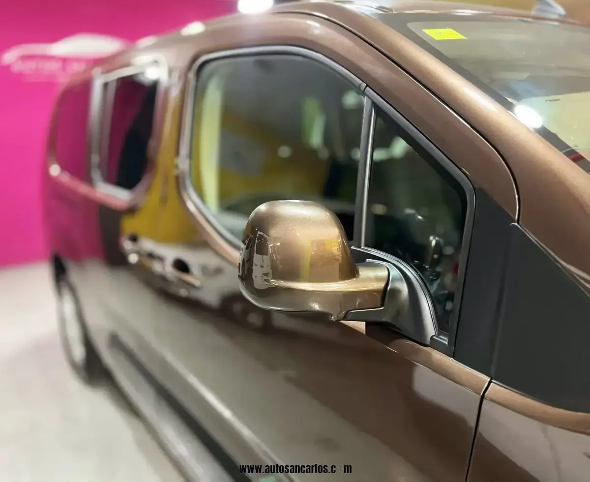 Usado Opel Combo Expression 105 CV (77 kW) 2018 Marrón Monovolumen