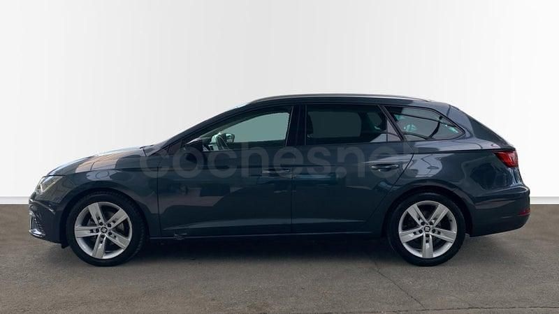 Usado Seat Leon FR 150 CV (110 kW) 2019 Gris / plata Familiar