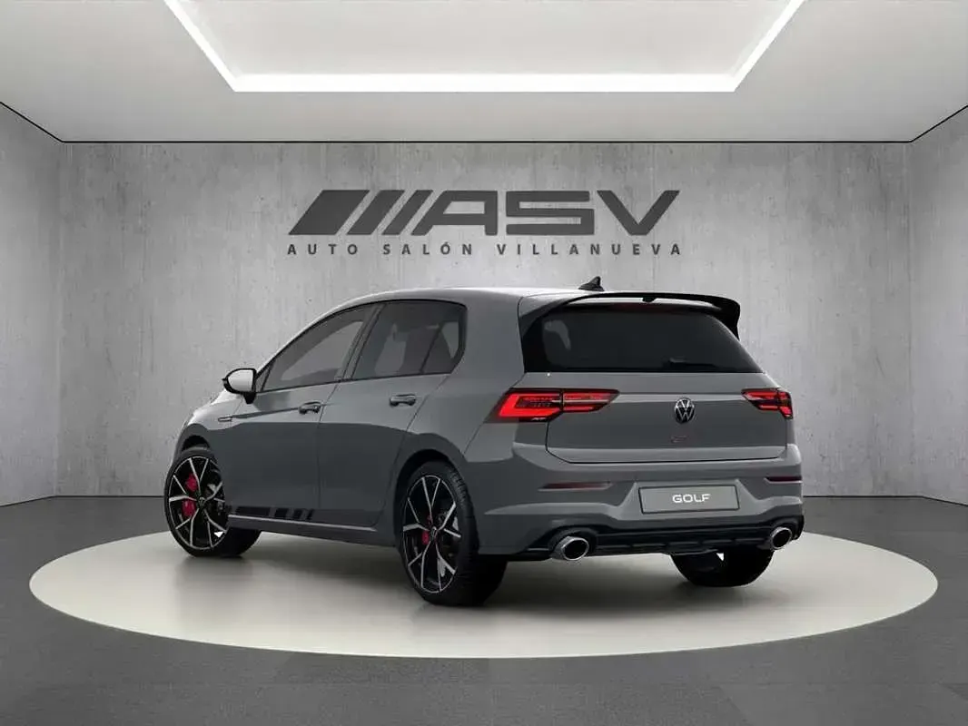 Usado VW Golf VIII GTI 301 CV (221 kW) 2024 Gris Utilitario