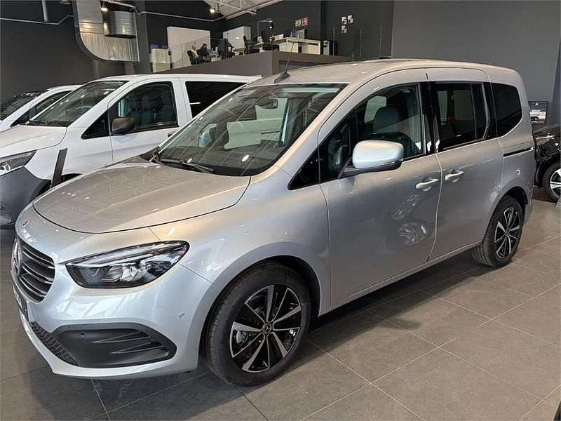 Nuevo Mercedes T180 116 CV (85 kW) 2026 Gris Monovolumen