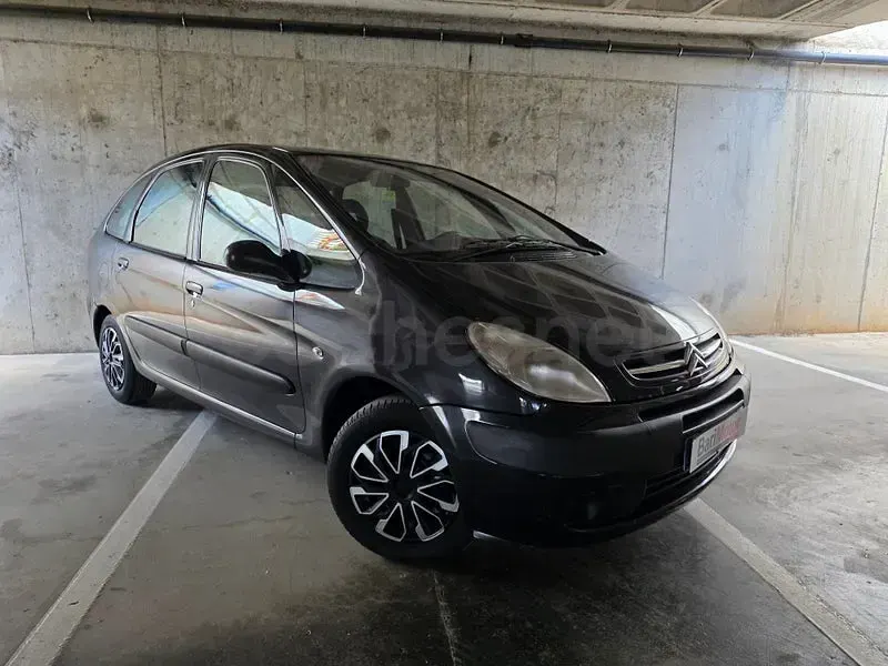 Usado Citroën Xsara Picasso 110 CV (80 kW) 2005 Gris / plata Monovolumen