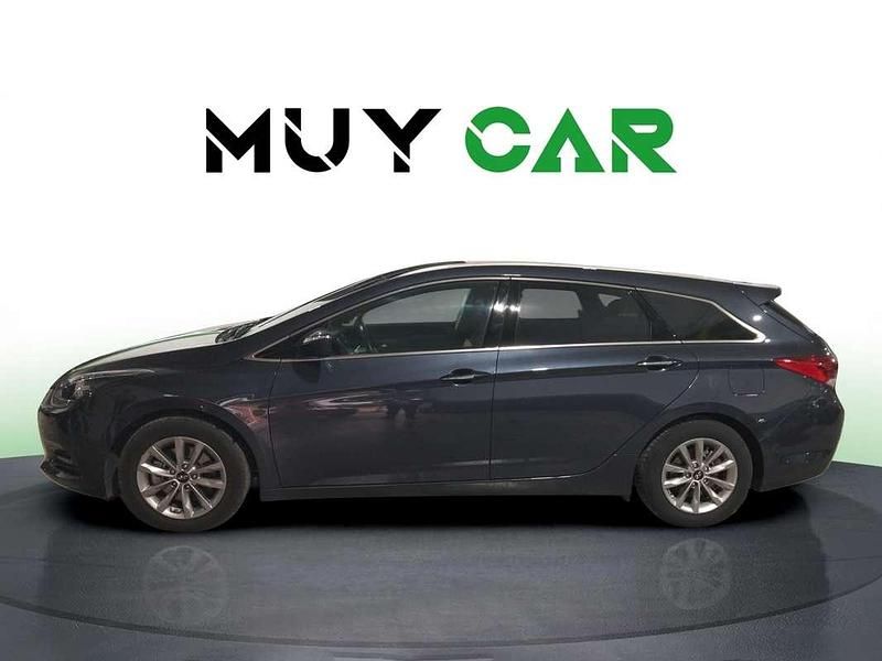 Usado Hyundai i40 141 CV (103 kW) 2016 Azul Familiar