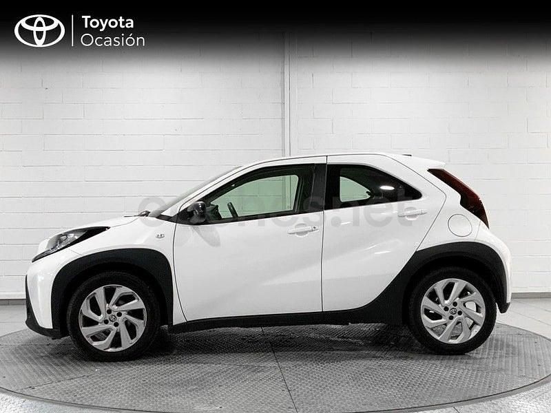 Usado Toyota Aygo X Play 72 CV (52 kW) 2024 Blanco SUV