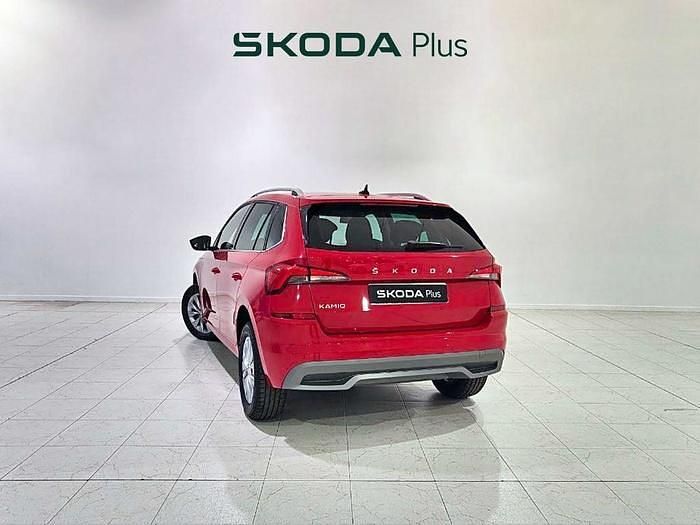 Rojo Usado 2022 Skoda Kamiq Ambition SUV | 17.490 € (Precio justo) - Imagen 1/4
