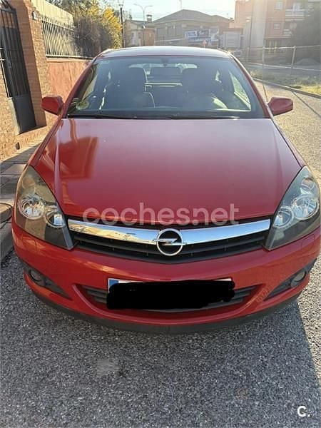 Usado Opel Astra GTC Sport 120 CV (88 kW) 2006 Rojo Berlina
