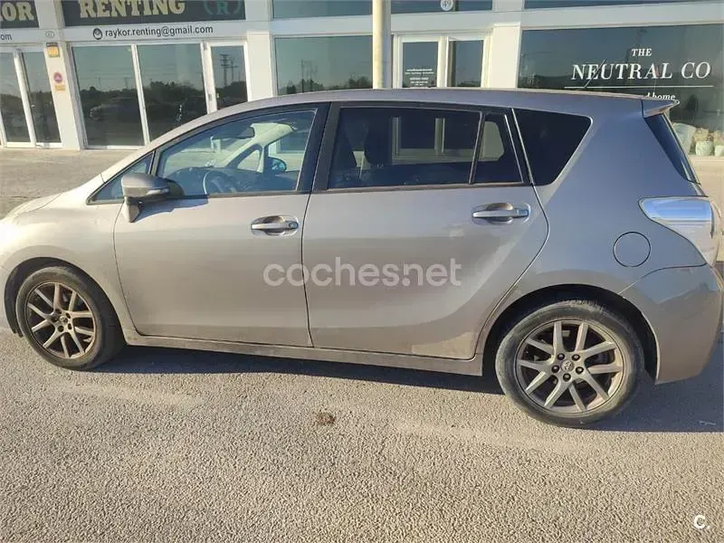 Usado Toyota Verso Advance 112 CV (82 kW) 2014 Beige Monovolumen
