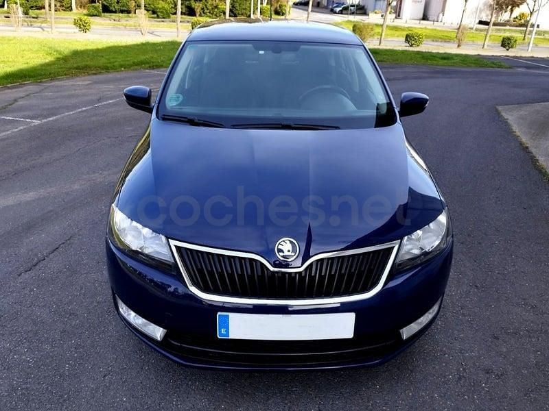 Usado Skoda Rapid Style 125 CV (91 kW) 2018 Azul Utilitario