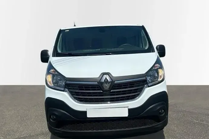 Usado Renault Trafic 120 CV (88 kW) 2021 Blanco Monovolumen