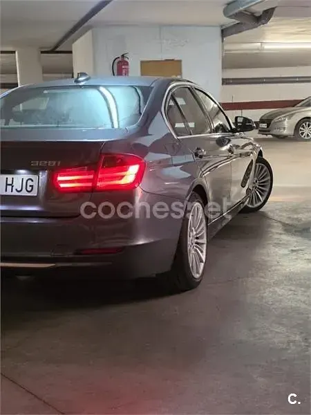 Usado BMW 328 Luxury Line 245 CV (180 kW) 2012 Gris / plata Berlina