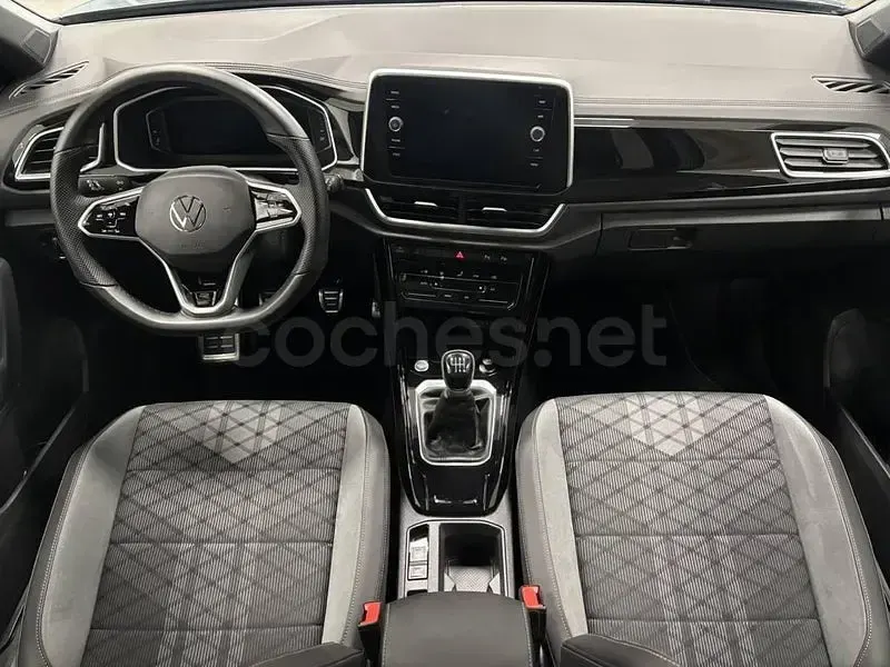 Usado VW T-Roc R-line 115 CV (84 kW) 2025 Gris / plata SUV