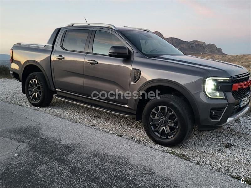 Usado Ford Ranger Wildtrack 240 CV (176 kW) 2023 Gris / plata Recogida