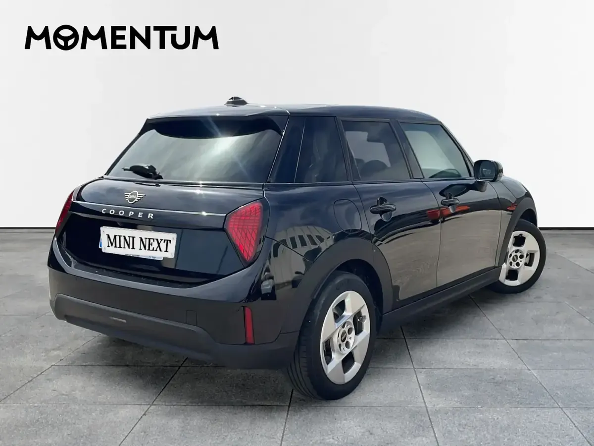 Usado Mini Cooper Essential 156 CV (114 kW) 2024 Negro Utilitario