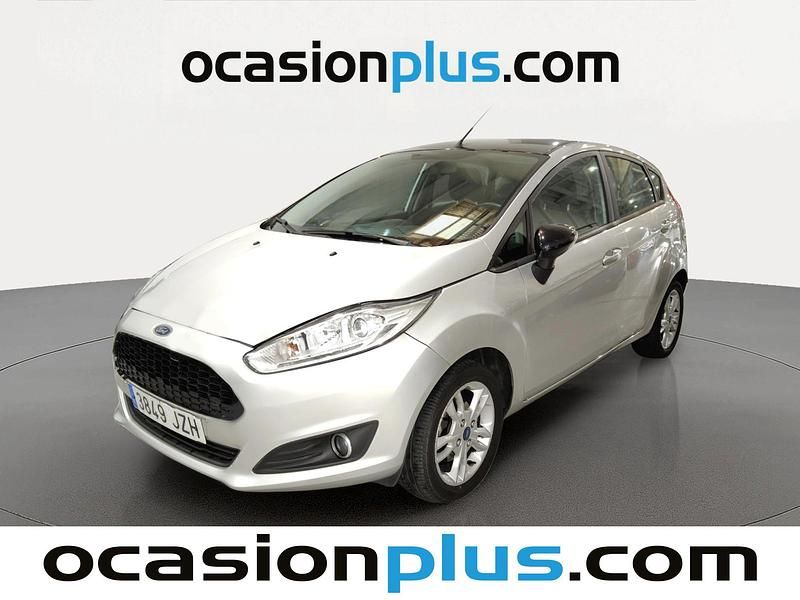 Usado Ford Fiesta Trend 82 CV (60 kW) 2017 Gris plata Utilitario