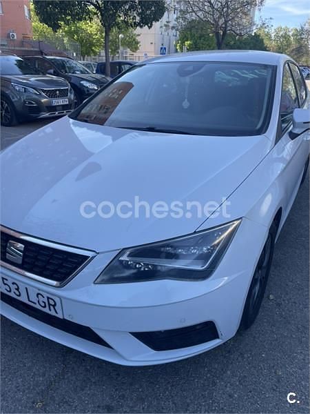 Usado Seat Leon Style 125 CV (91 kW) 2020 Blanco Berlina