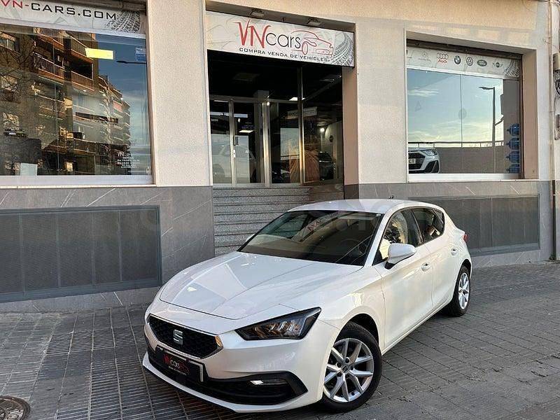 Usado Seat Leon Style 115 CV (84 kW) 2021 Blanco Berlina
