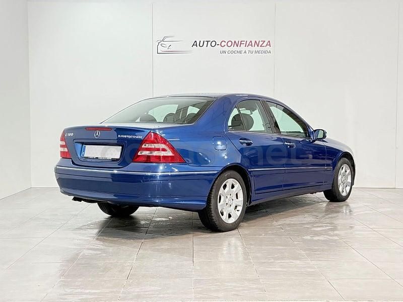 Usado Mercedes C180 Elegance 156 CV (114 kW) 2007 Azul Berlina