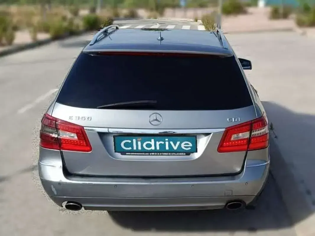 Usado Mercedes E350 231 CV (169 kW) 2010 Gris Familiar