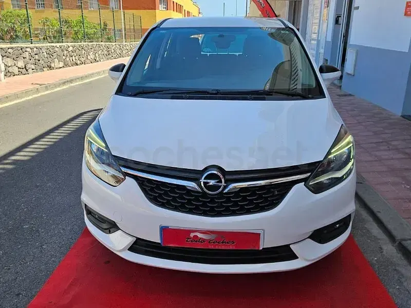 Usado Opel Zafira Excellence 140 CV (102 kW) 2018 Blanco Monovolumen