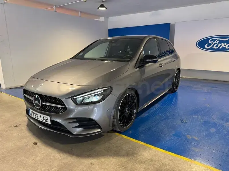 Usado Mercedes B200 150 CV (110 kW) 2021 Gris / plata Utilitario