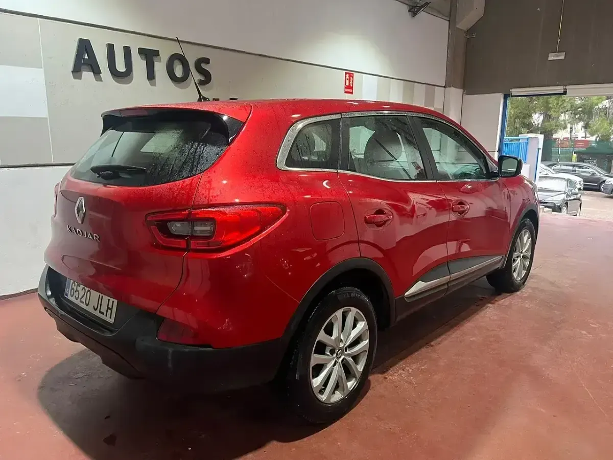 Usado Renault Kadjar Life 130 CV (95 kW) 2016 Granate SUV