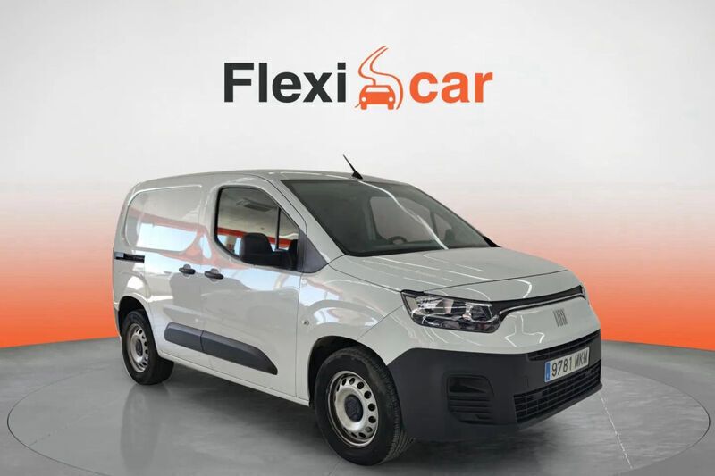 Blanco Usado 2023 Fiat Doblò Monovolumen | 16.990 € (Buen precio) - Imagen 1/4