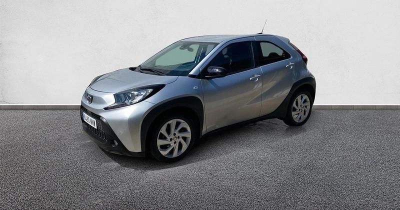 Usado Toyota Aygo X Play 72 CV (52 kW) 2024 SUV