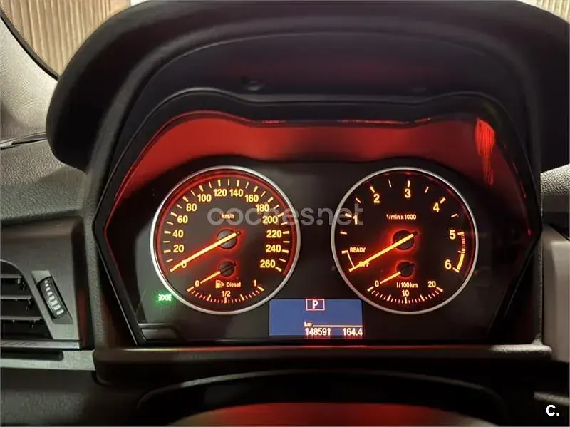 Usado BMW 218 150 CV (110 kW) 2015 Granate Familiar