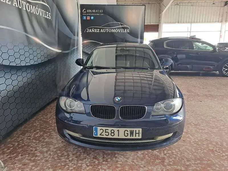 Usado BMW 118 143 CV (105 kW) 2010 Azul Utilitario
