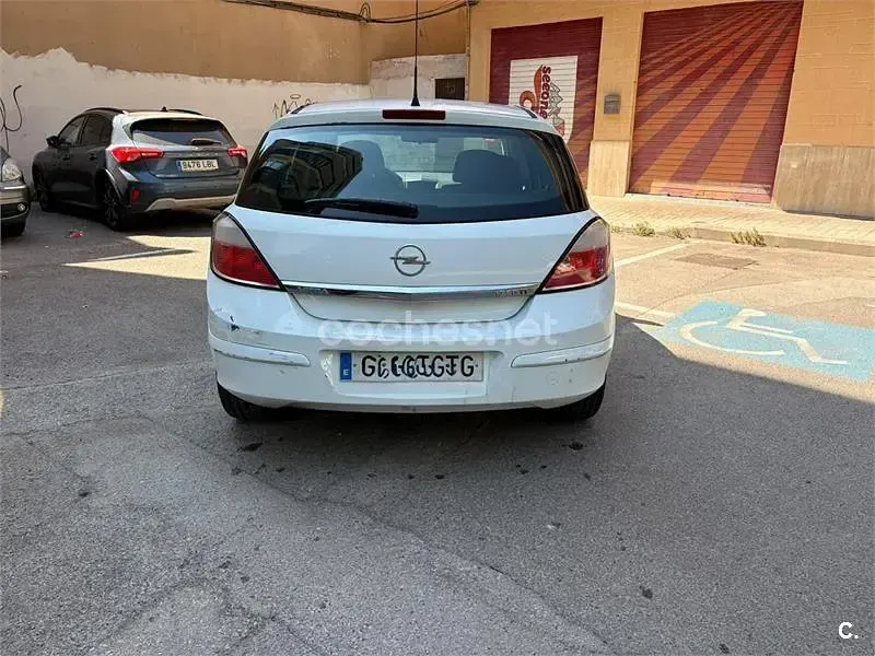 Usado Opel Astra Enjoy 100 CV (73 kW) 2005 Blanco Berlina