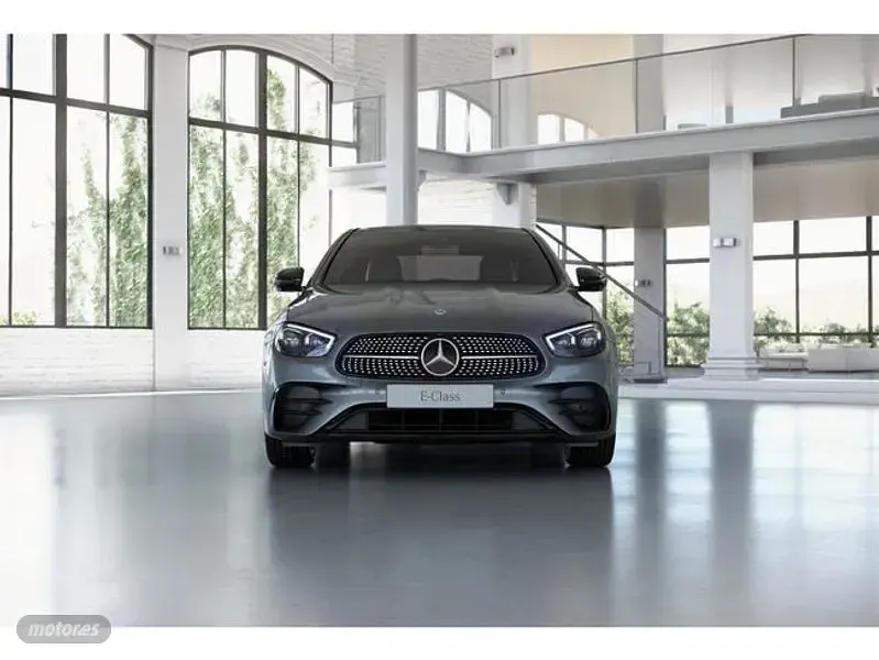 Usado Mercedes E220 200 CV (147 kW) 2022 Gris Berlina