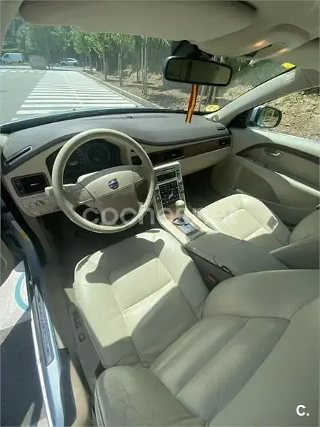 Usado Volvo V70 Summum 185 CV (136 kW) 2009 Gris / plata Familiar