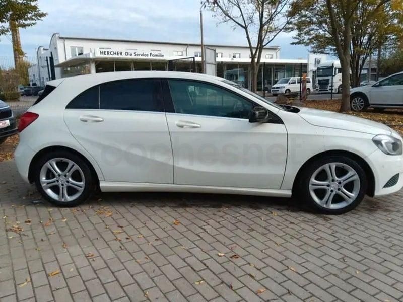 Usado Mercedes A200 Urban 156 CV (114 kW) 2013 Blanco Berlina