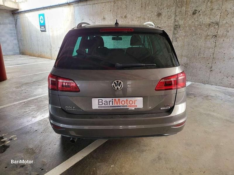 Usado VW Golf Sportsvan Sport 116 CV (85 kW) 2016 Gris Monovolumen