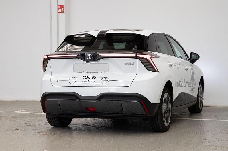 Usado MG MG4 EV Luxury 150 kW (204 HP) 2023 Branco Citadino