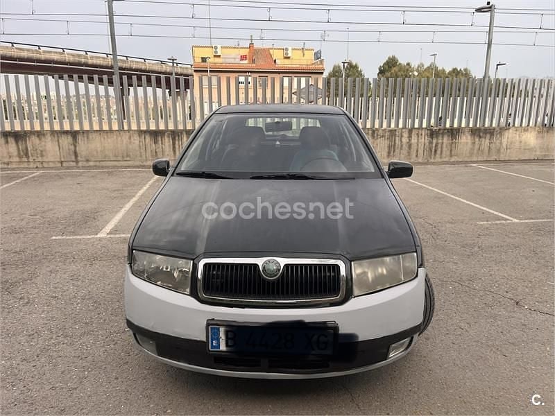 Usado Skoda Fabia Comfort 101 CV (74 kW) 2000 Verde Berlina