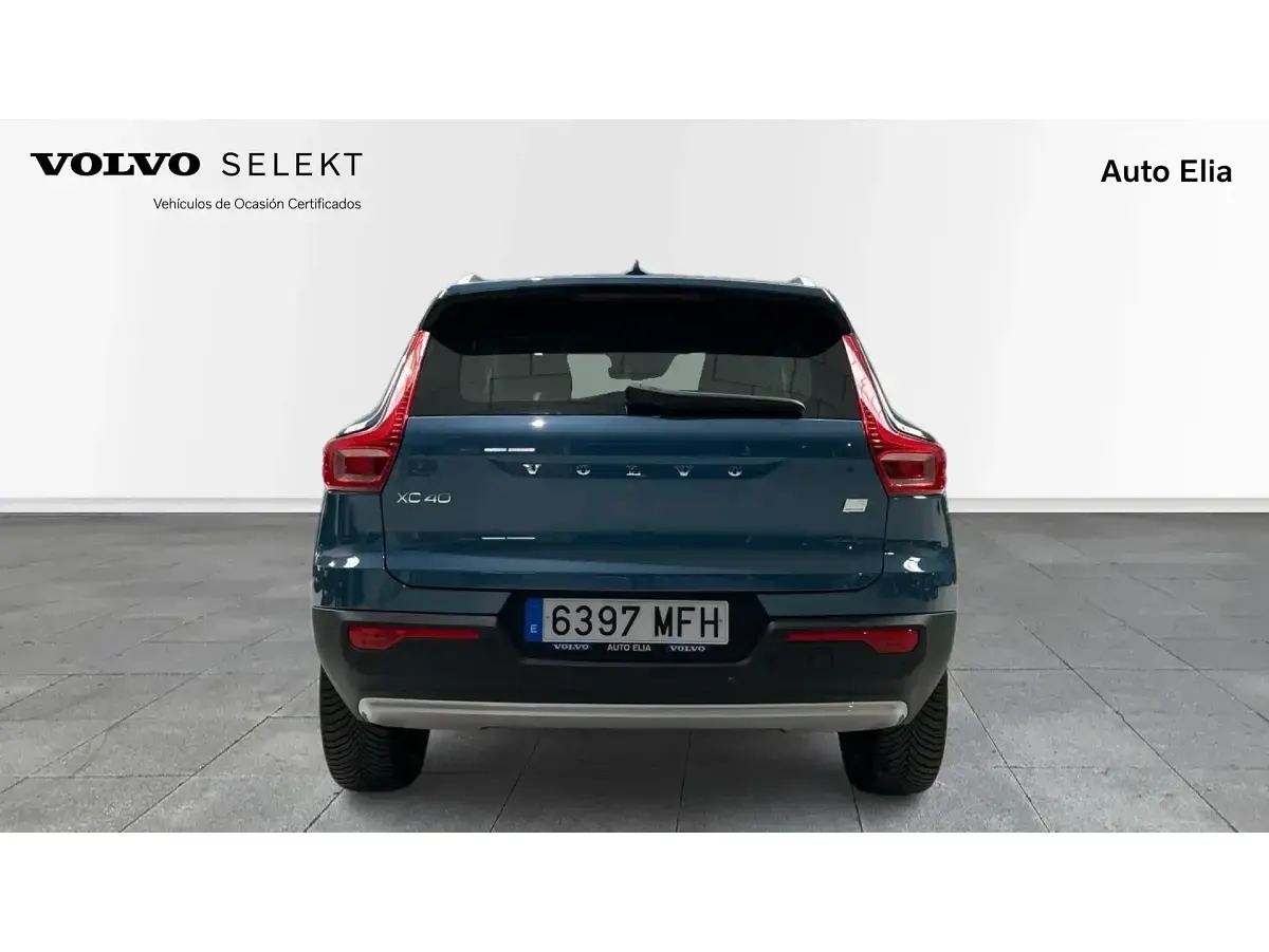 Usado Volvo XC40 Plus 262 CV (192 kW) 2023 Azul SUV