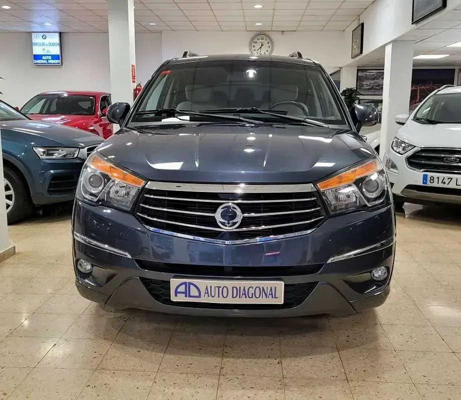 Usado SsangYong Rodius 178 CV (130 kW) 2018 Azul Monovolumen