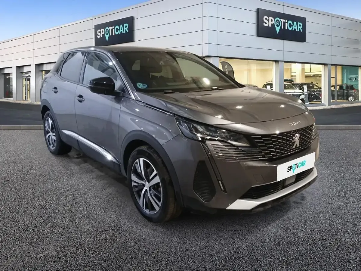 Begagnad Peugeot 3008 Allure 136 HK (100 kW) 2024 Grå SUV