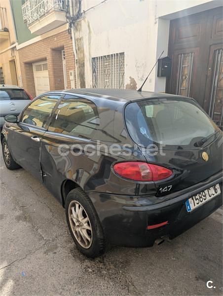 Usado Alfa Romeo 147 Impression 105 CV (77 kW) 2003 Negro Utilitario