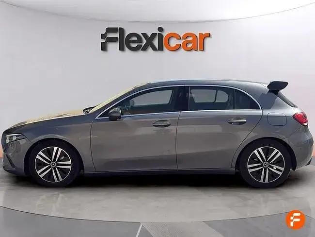 Usado Mercedes A180 116 HP (85 kW) 2018 Cinzento Sedan
