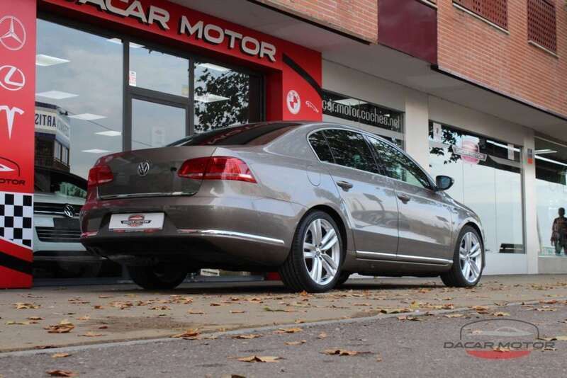 Usado VW Passat Highline 211 CV (155 kW) 2011 Marrón Berlina