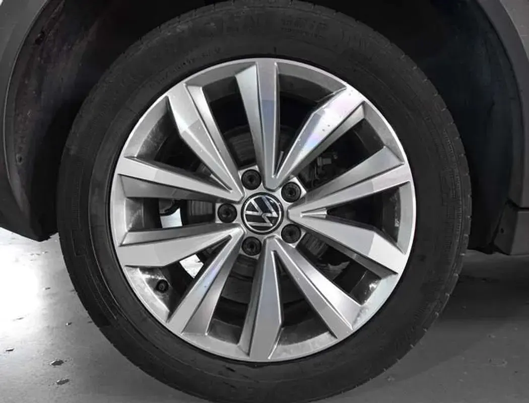 Usado VW T-Roc 110 CV (80 kW) 2021 Rojo SUV