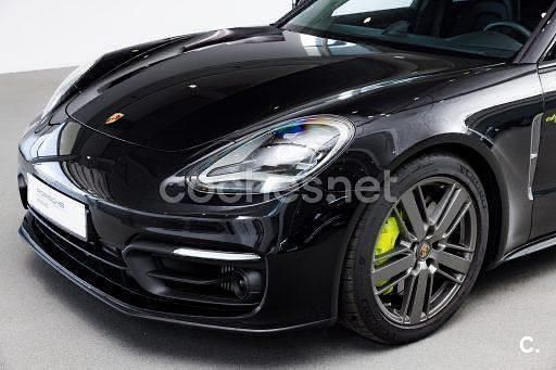 Usado Porsche Panamera 4 Platinum Edition 462 CV (339 kW) 2023 Gris / plata Berlina