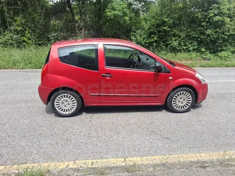 Usado Citroën C2 70 CV (51 kW) 2006 Granate Utilitario
